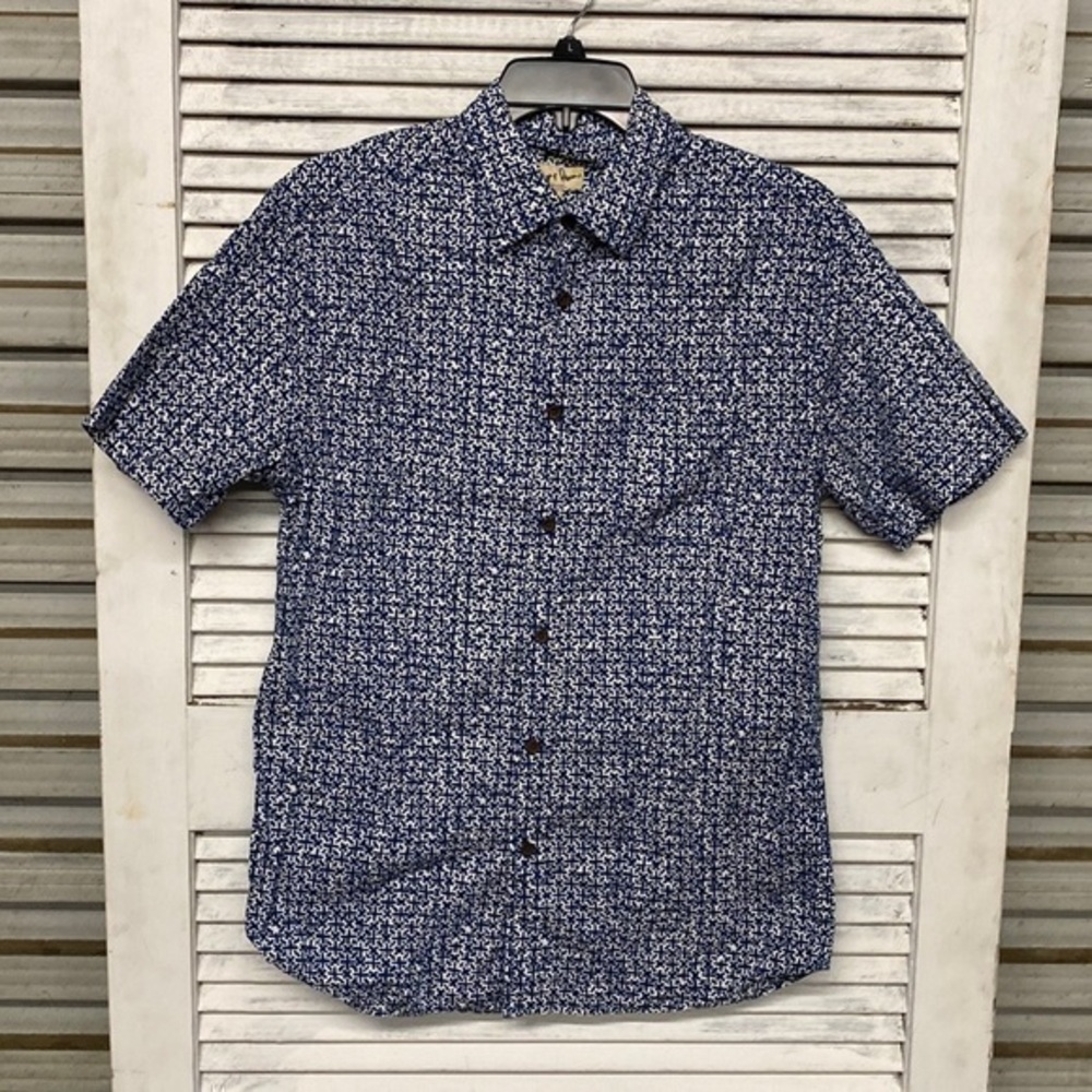 Chip & Pepper Men’s Button Up Shirt size Medium Blue / White